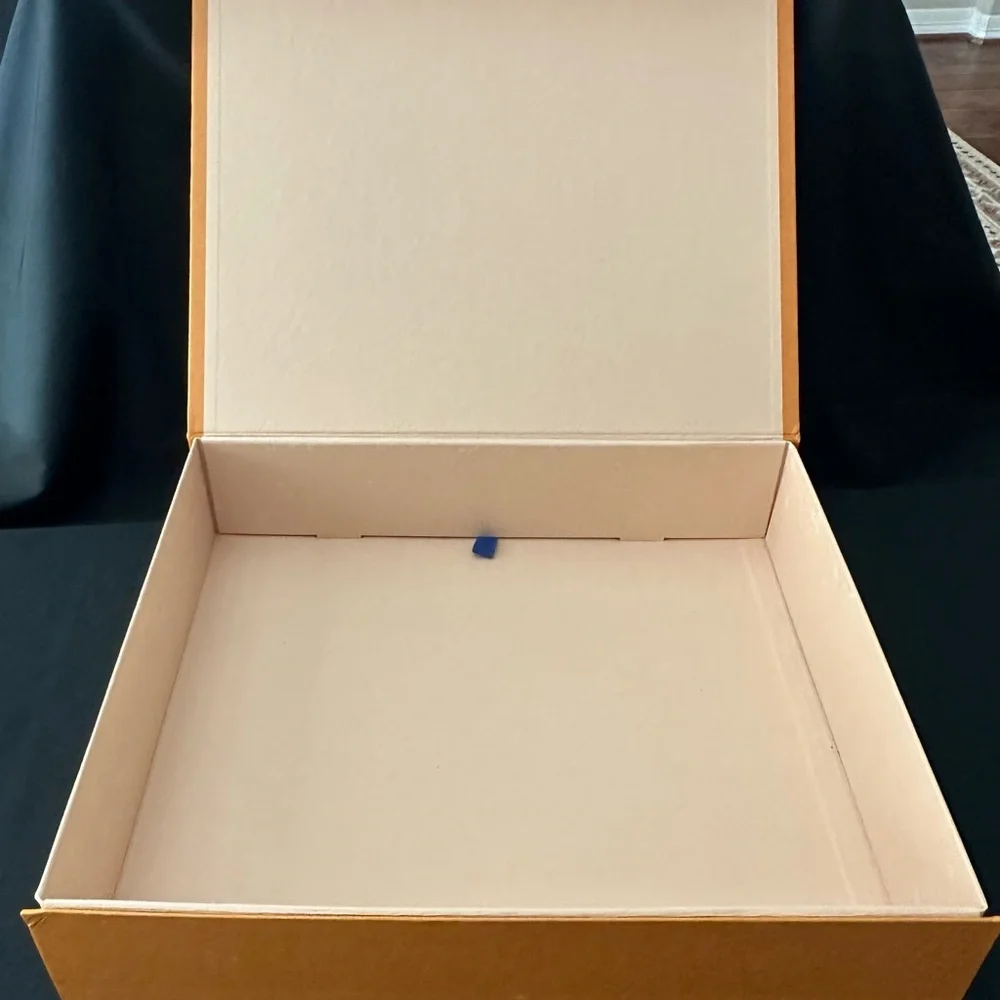 Louis Vuitton, Clean Box
